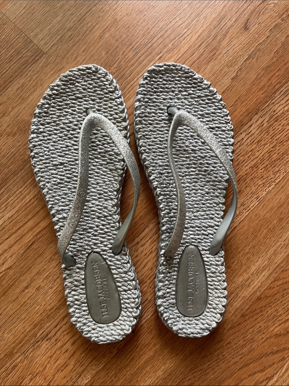 Metallic Silver Braided Strap Flip Flop Sandals